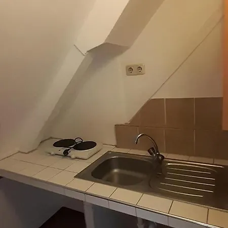 2-rent Group Eve74 *
