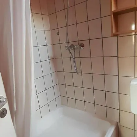 2-rent Group Eve74 *