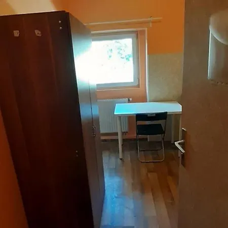 2-rent Group Eve74 Auberge de jeunesse *