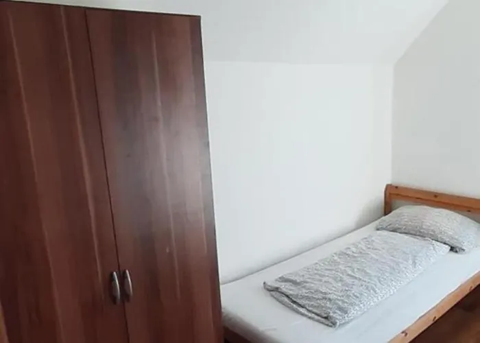 אכסניה 2-rent Group Eve74 *
