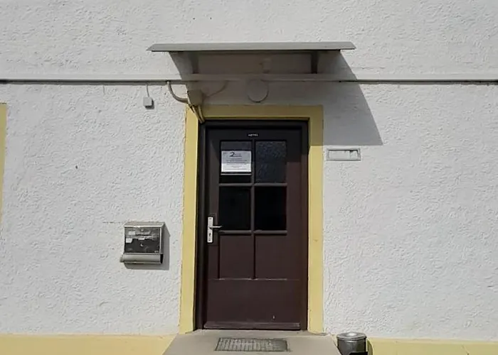 Hostel 2-rent Group Eve74